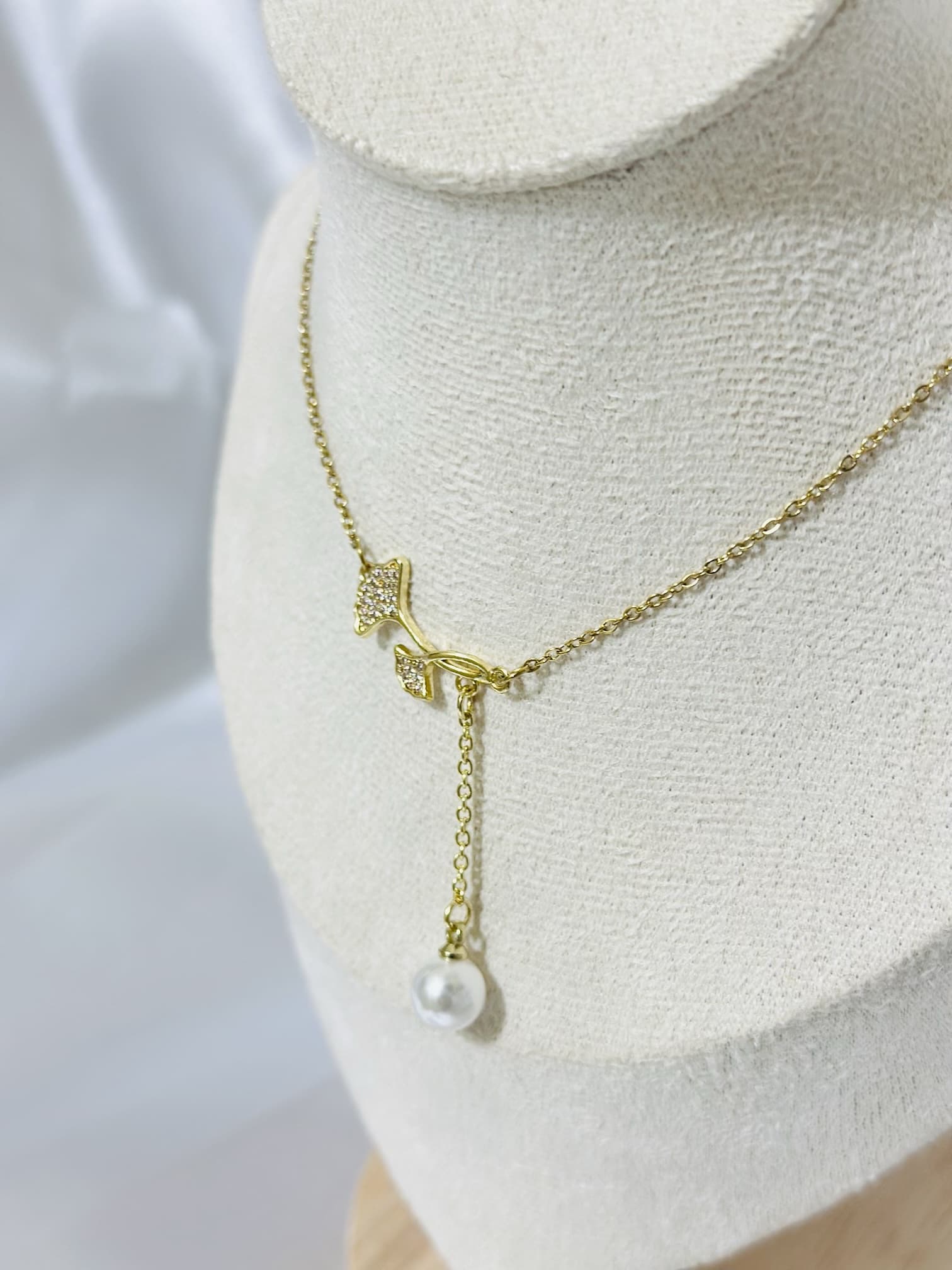 Anti Tarnish Crystal Rose Pearl Drop Necklace