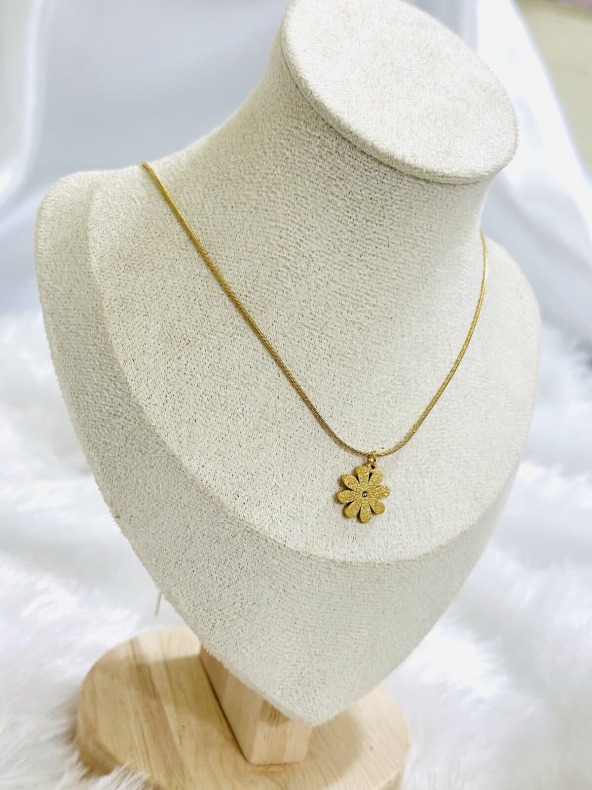 Anti Tarnish Golden Daisy Bloom Necklace