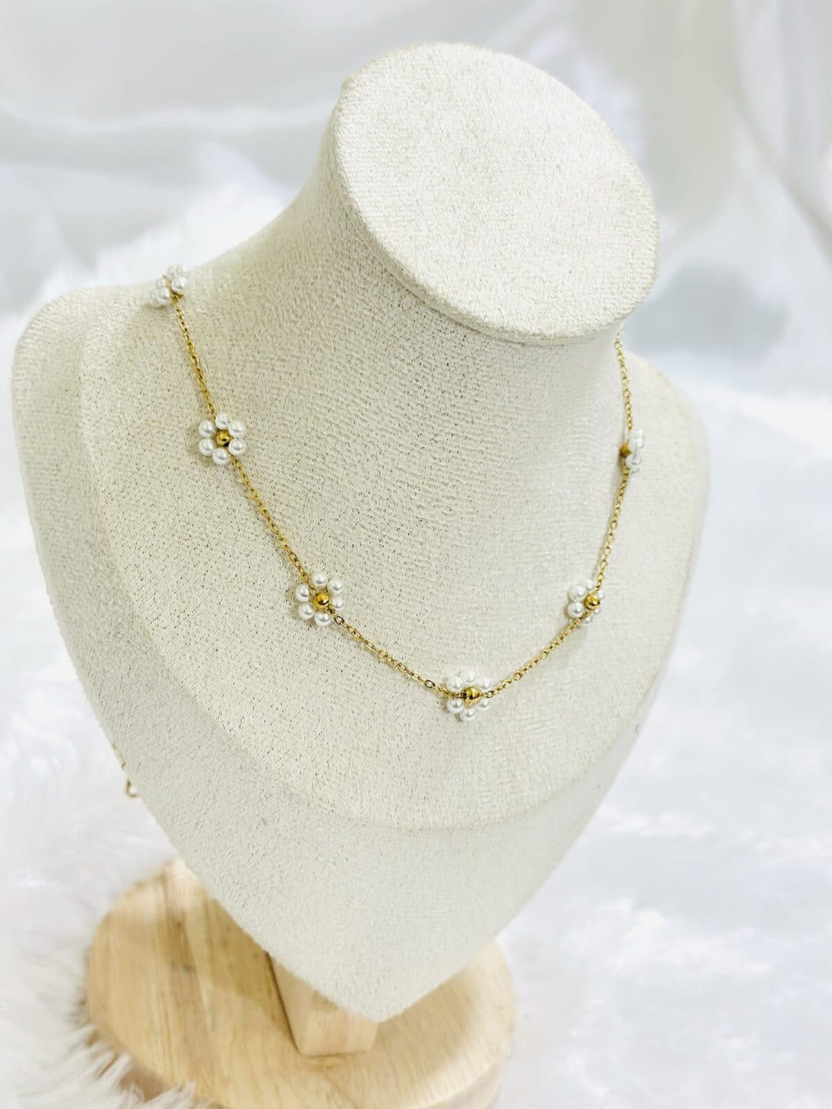 Anti Tarnish Pearl Bloom Necklace